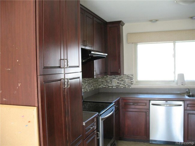 Building Photo - 28839 Creek Bend Dr