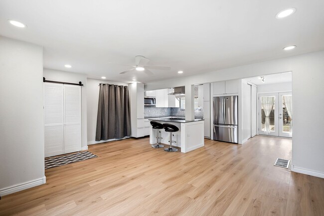 Building Photo - Updated 3BD, 1BA Chaffee Park Home with Ba...