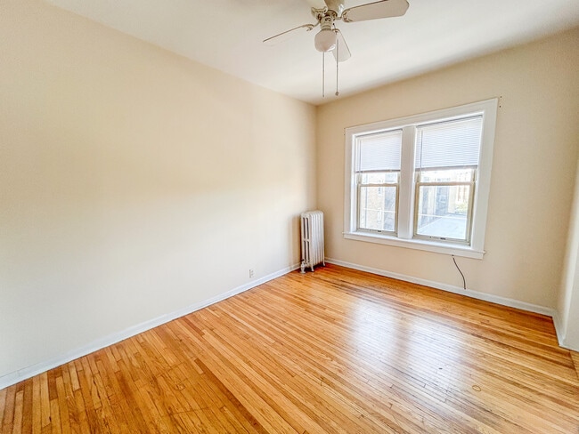 Building Photo - 1324 W Estes Ave