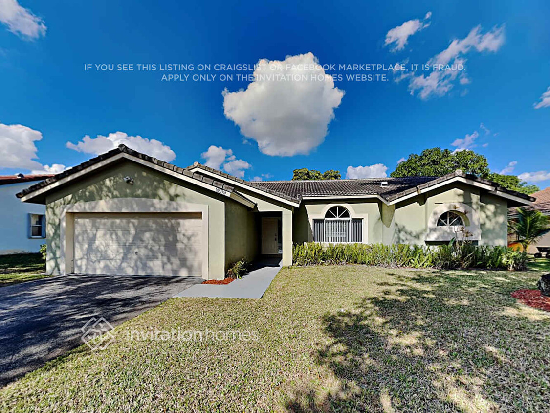 Foto principal - 9839 NW 28th Ct