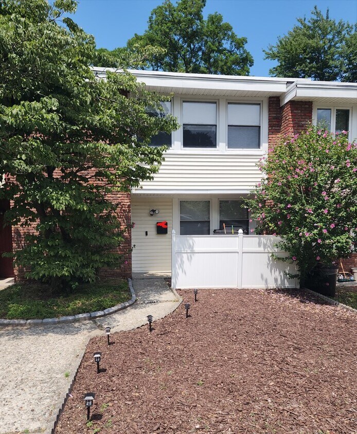 138 Rolling Way, Peekskill, NY 10566 Townhome Rentals in Peekskill NY