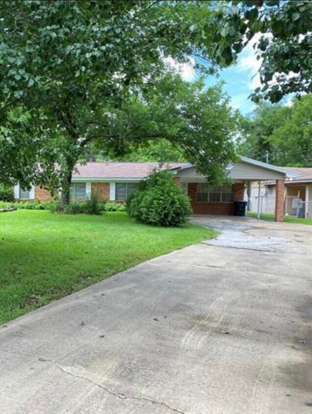 Primary Photo - 166 Flournoy Lucas Rd