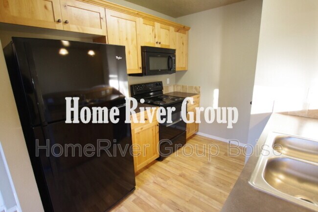 Foto del edificio - 16587 N Investor Loop