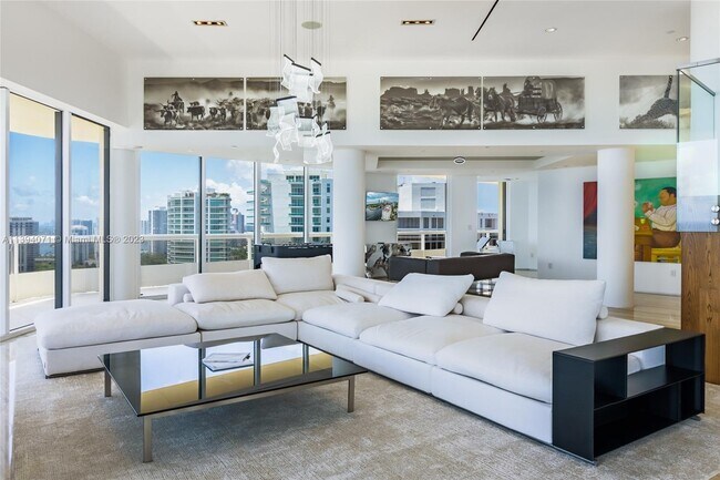 Building Photo - 20191 E Country Club Dr