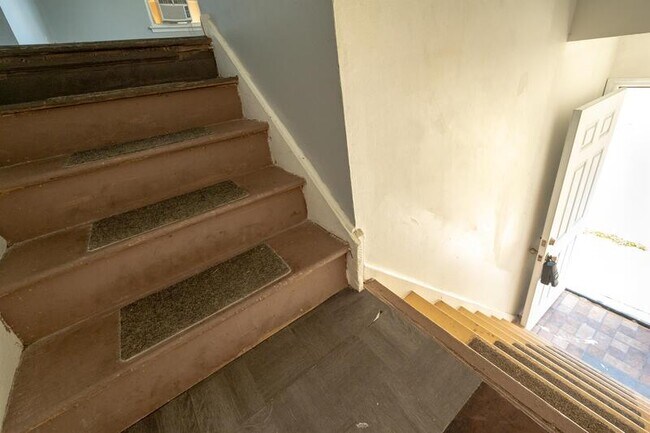 Foto del edificio - 45 W Clinton Ave