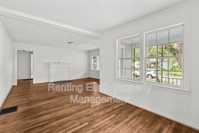 Foto del edificio - 832 Meadowbrook Dr