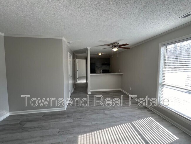 Foto del edificio - 5849 Century Oaks Dr