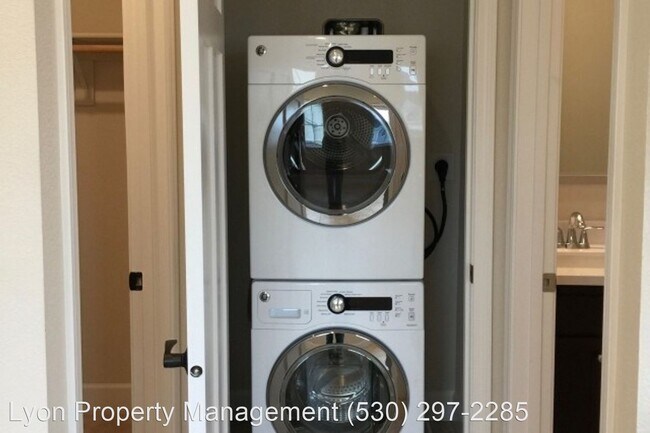 Building Photo - 1 br, 1 bath House - 1063 Strawberry Terrace