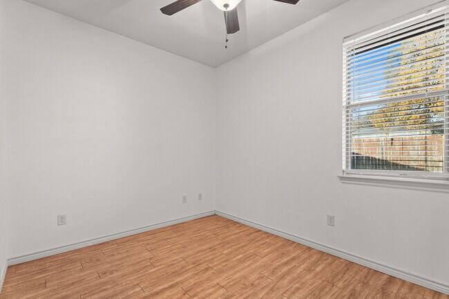 Foto del edificio - 19036 County Rd 1202