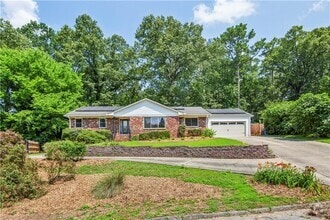 Building Photo - 3292 Ferncliff Pl NE