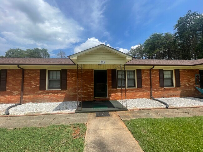 Foto del edificio - 256 Sunny Hill Dr