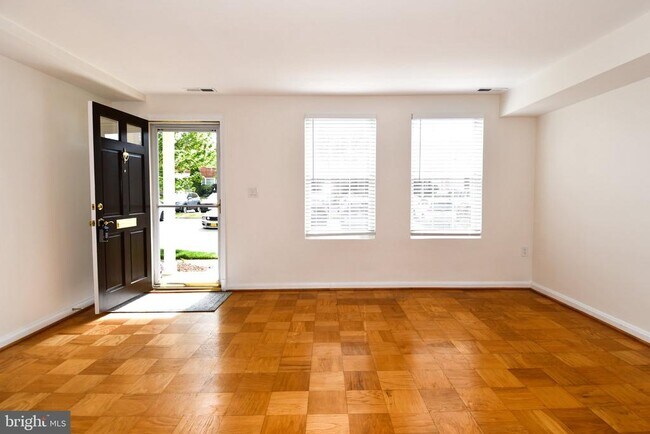 Foto del edificio - 3737 Ingalls Ave