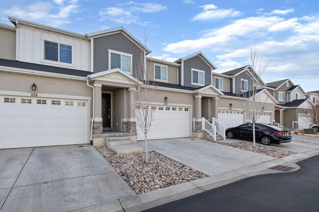 Foto del edificio - 219 W Silver Springs Dr