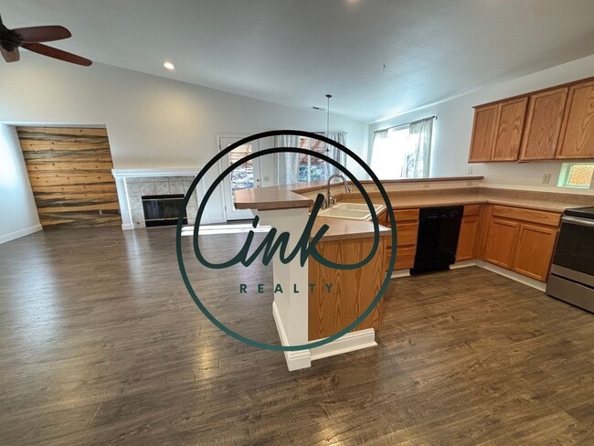 Building Photo - Beautiful home in Carson Valley