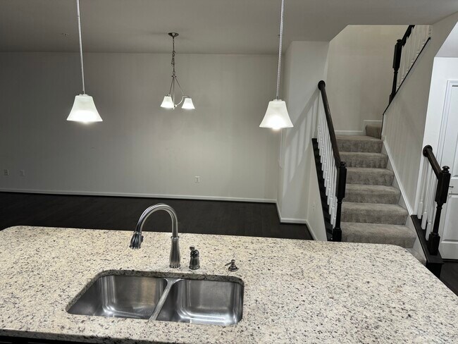 Building Photo - 6462 Walcott Ln