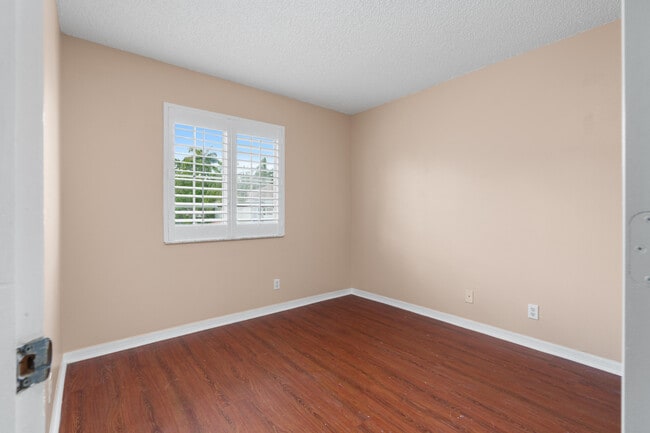 Building Photo - 1177 SW 44th Ave