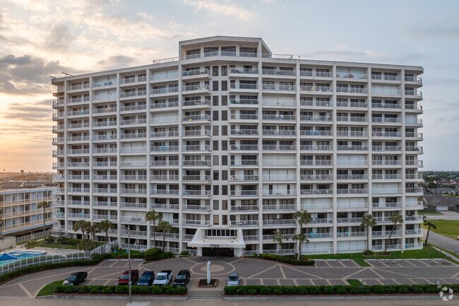 Foto del edificio - The Breakers Condominium