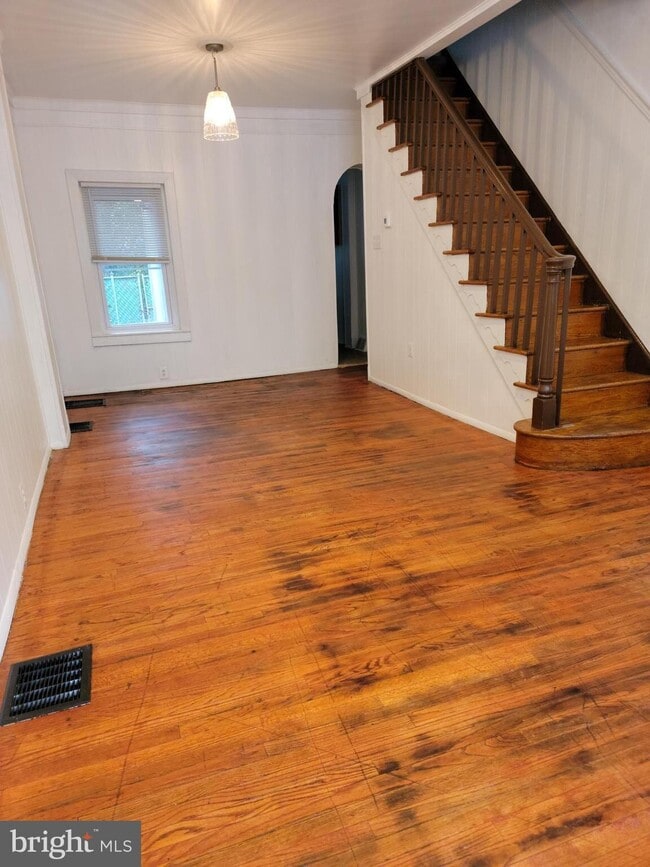 Living room - 1842 E Hazzard St