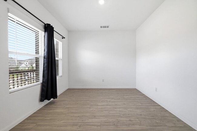 Building Photo - 14014 Roller Mls