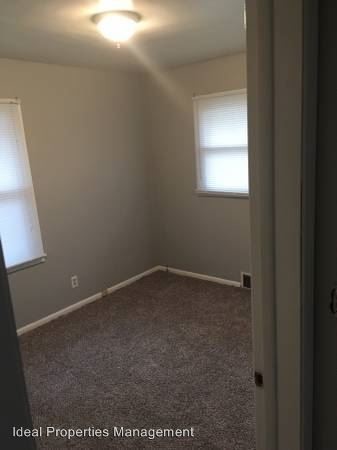 Building Photo - 3 br, 1.5 bath House - 16 Midland Court