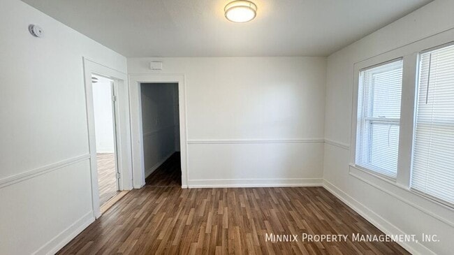 Building Photo - 420 W Lynn St