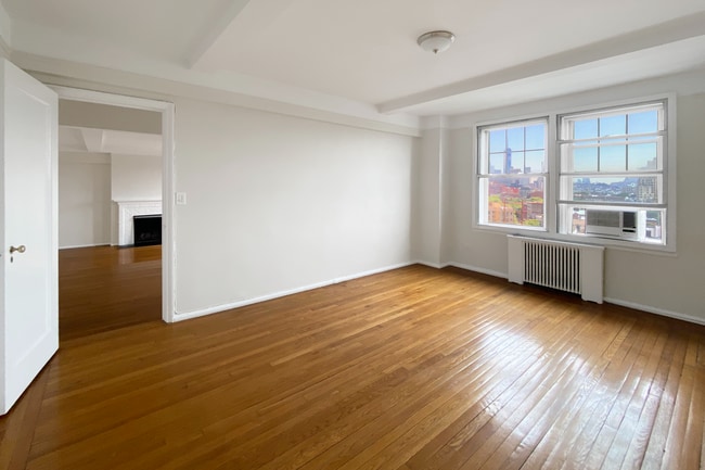 Building Photo - 299 W 12th St