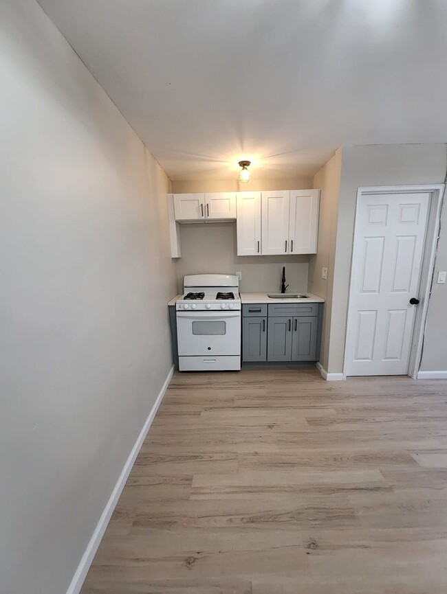 Foto del edificio - 485 Lakeside Ave