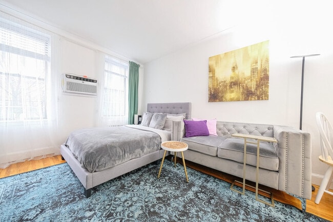 Building Photo - 328 E 74th St