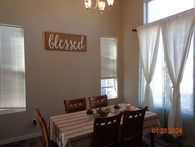 Building Photo - Great neighborhood! with open space and wa...