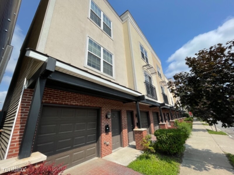 Primary Photo - 2 br, 1.5 bath Townhome - 1003 Barrett St