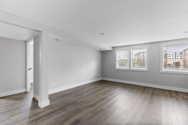 Building Photo - The Square on Delmar
