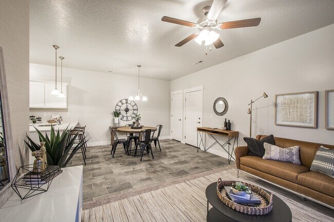 Building Photo - 765 N 260 W