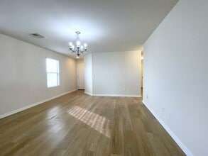 Building Photo - 1715 Ramsay Way