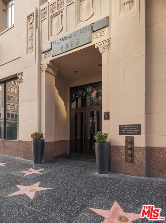 Foto del edificio - 6253 Hollywood Blvd