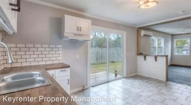 Building Photo - 2 br, 1 bath House - 4517 S Waco Ave