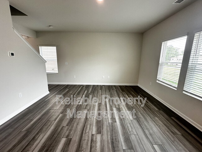 Building Photo - 121 Rushmore Ave