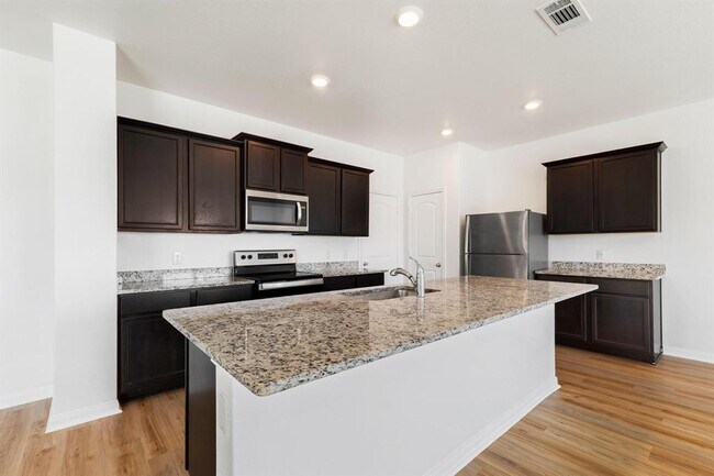 Foto del edificio - 317 Cres Park Dr