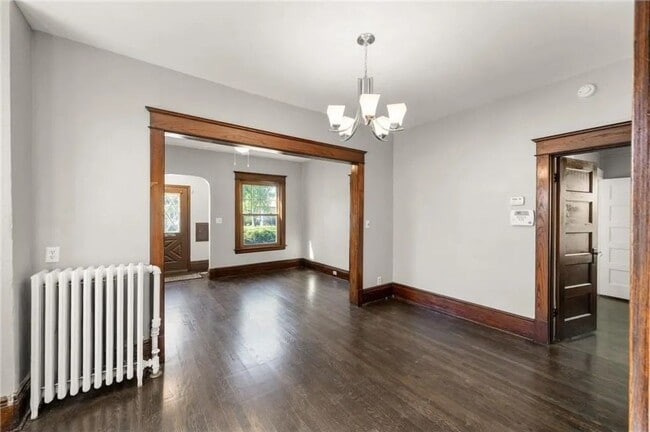 Building Photo - Updated 3 BR/1 BA Single-Family Home in St...
