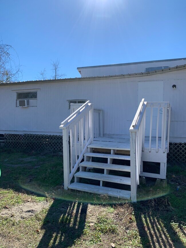 Building Photo - 6430 NW 170th St