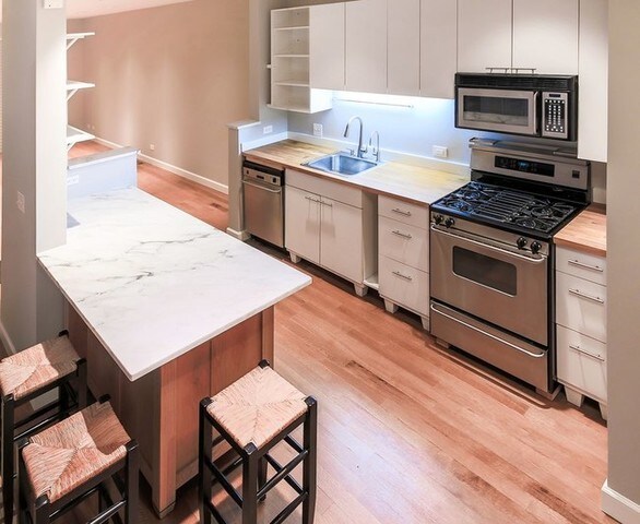 Building Photo - 1729 N Bissell St