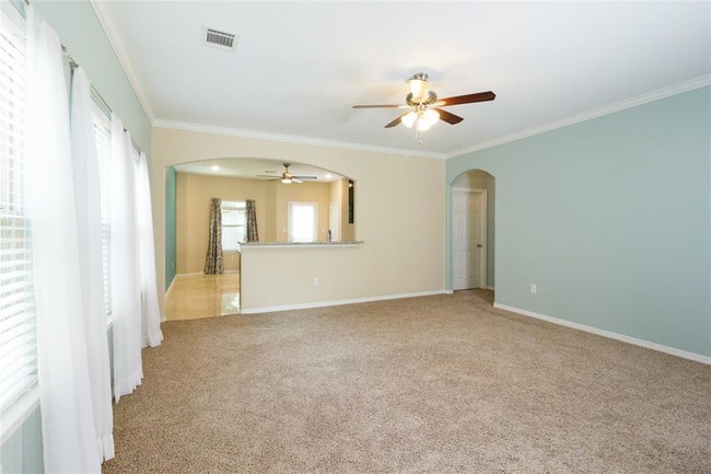 Building Photo - 18215 Hillingdon Ln
