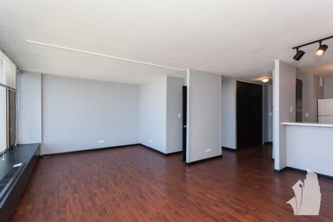 Foto del edificio - 5455 N Sheridan unit 3409