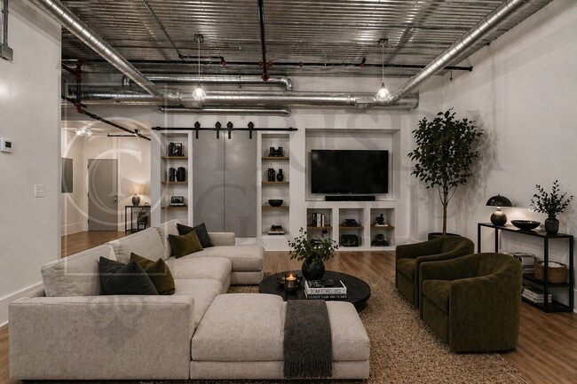 Building Photo - Apt 4 Avail July 18th!  Unique 2 BR, 2 BATH Apt in the HEART of Mt Washington!  3 Off Street Park...