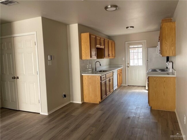 Foto del edificio - 13 Dora Jeanne Dr