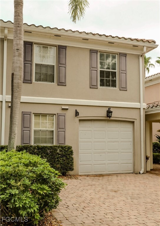 Building Photo - 5823 Cove Cir