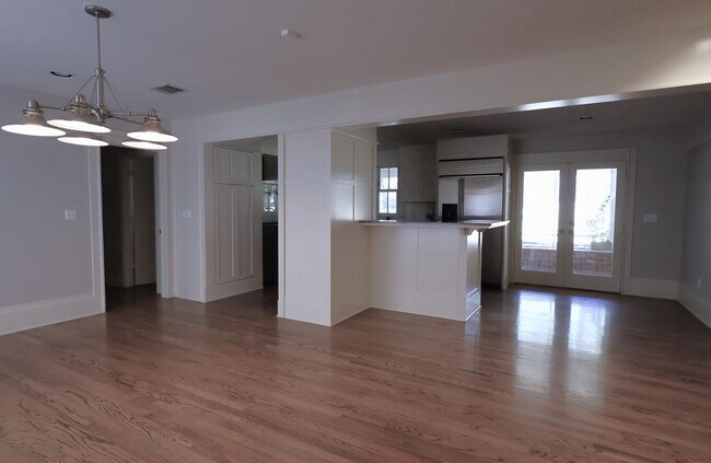 Building Photo - Rare opportunity for amazing Hill Country ...
