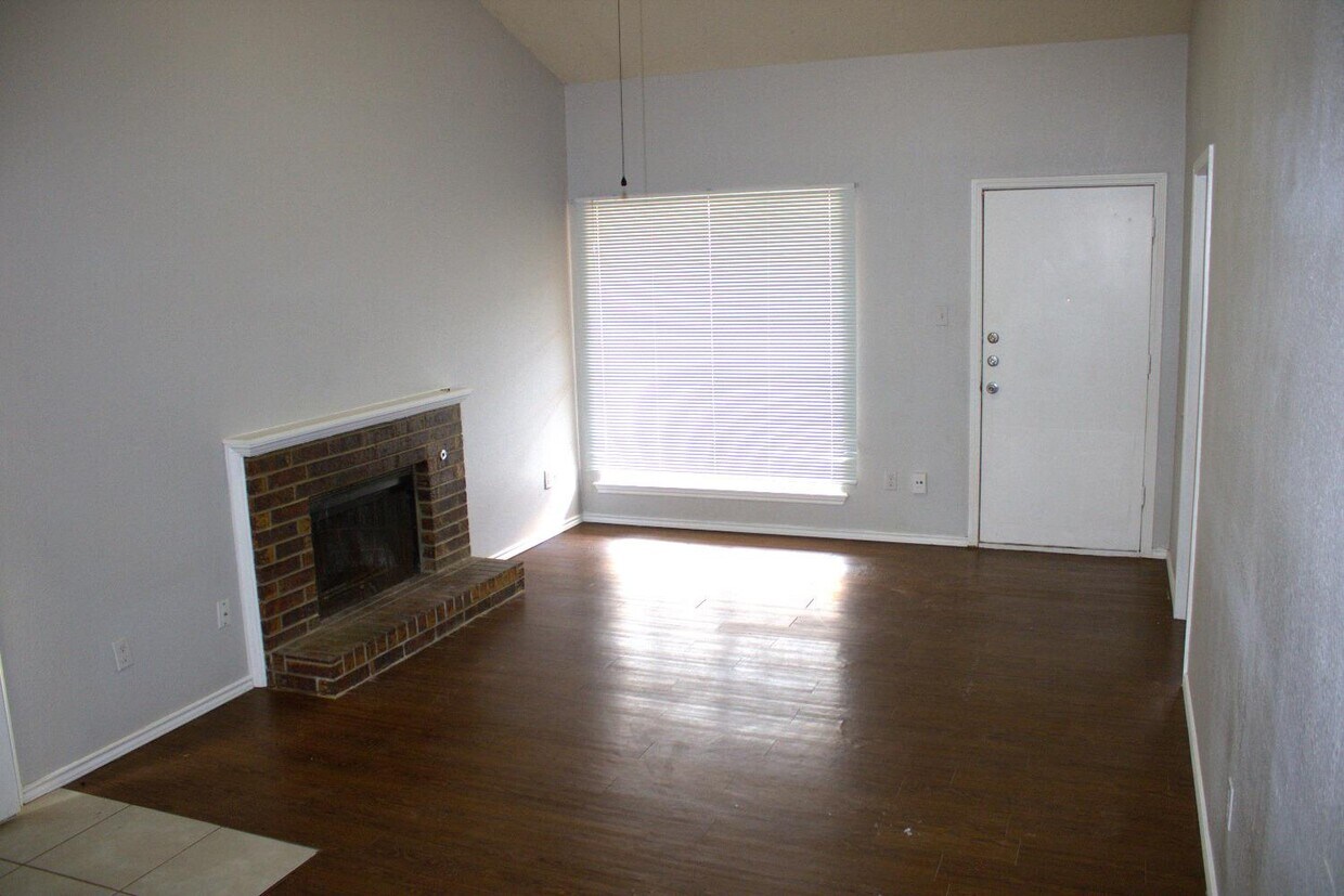 Primary Photo - 3421 Hyden Ave