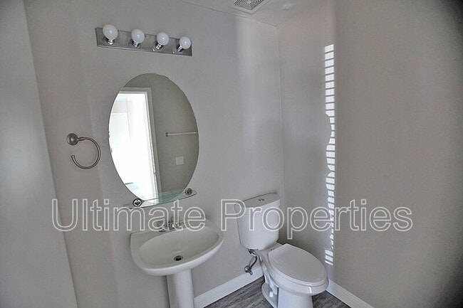 Foto del edificio - 12301 W Columbine Dr