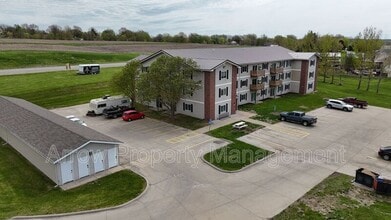 Building Photo - 940 27th St