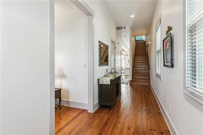 Photo - 125 Elmira Ave House